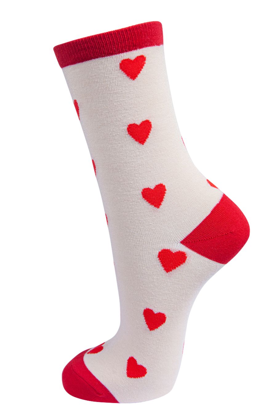 Women's Bamboo Socks - Cream with Red Hearts