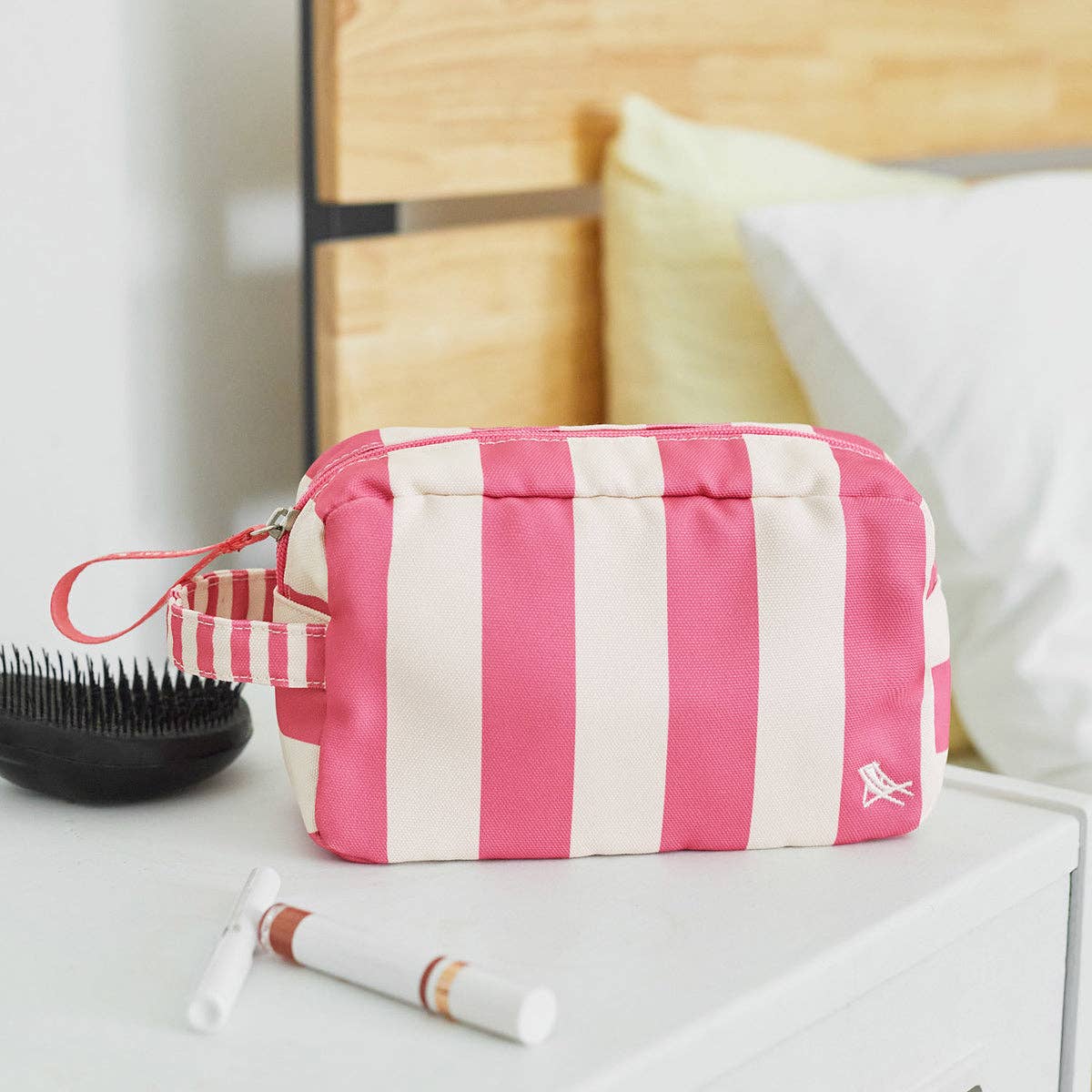 Dock & Bay Toiletry Bags - Phi Phi Pink: One Size