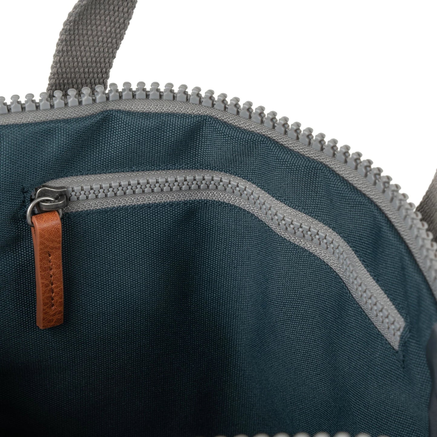 ROKA 'Finchley A' Large Backpack - Smoke