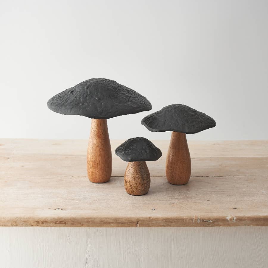 Black Metal Mushroom, 19cm