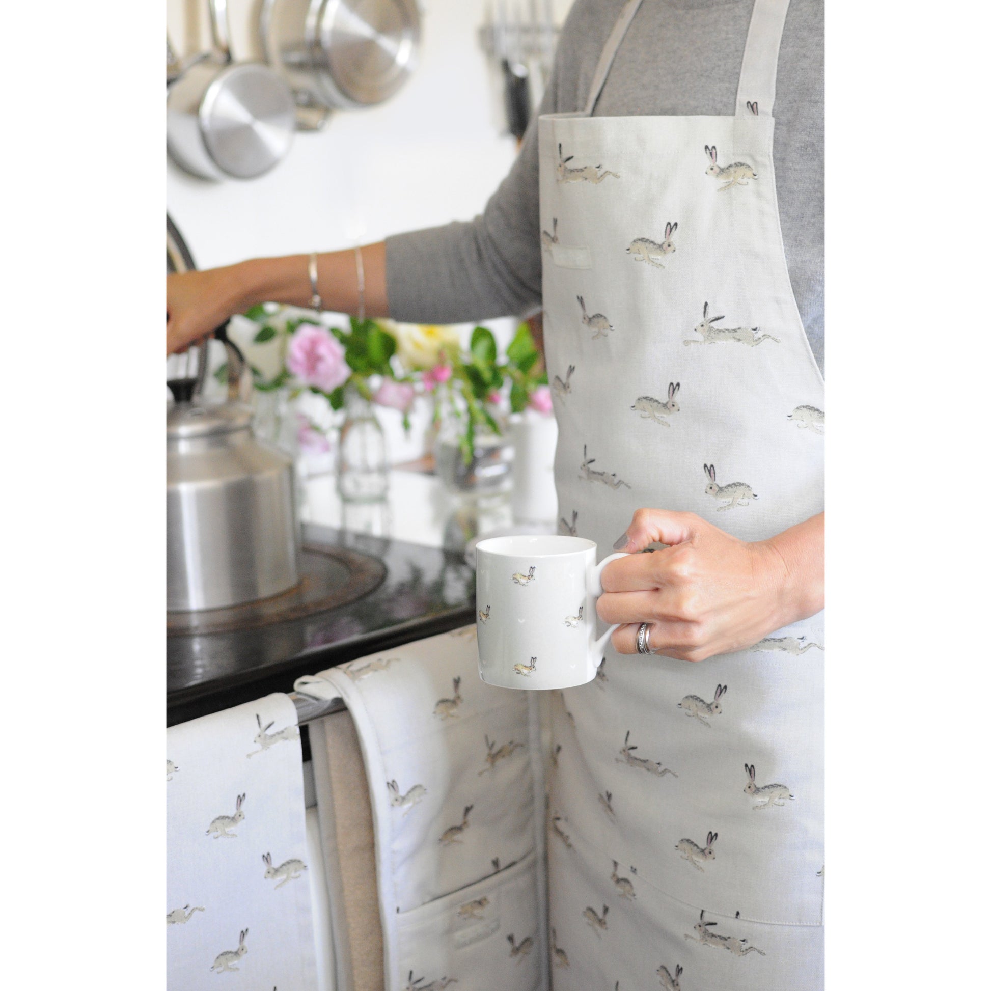 Sophie Allport Hare Apron (4556052529284)